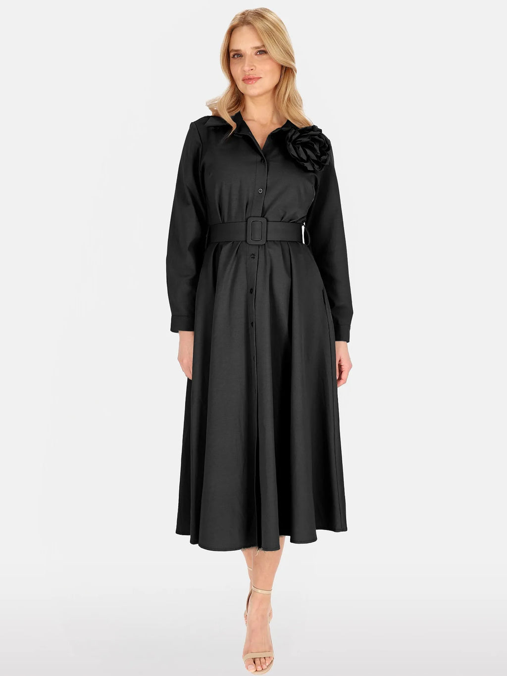 Robe Élégante Noire Ornée d'une Broche 52%Coton