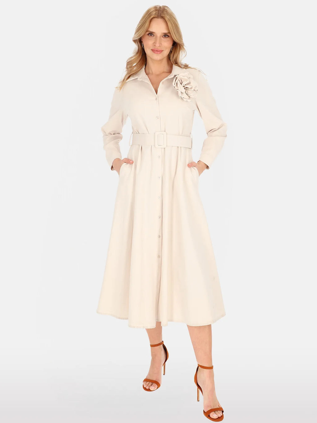 Robe Élégante Beige Clair Ornée d'une Broche 52%Coton