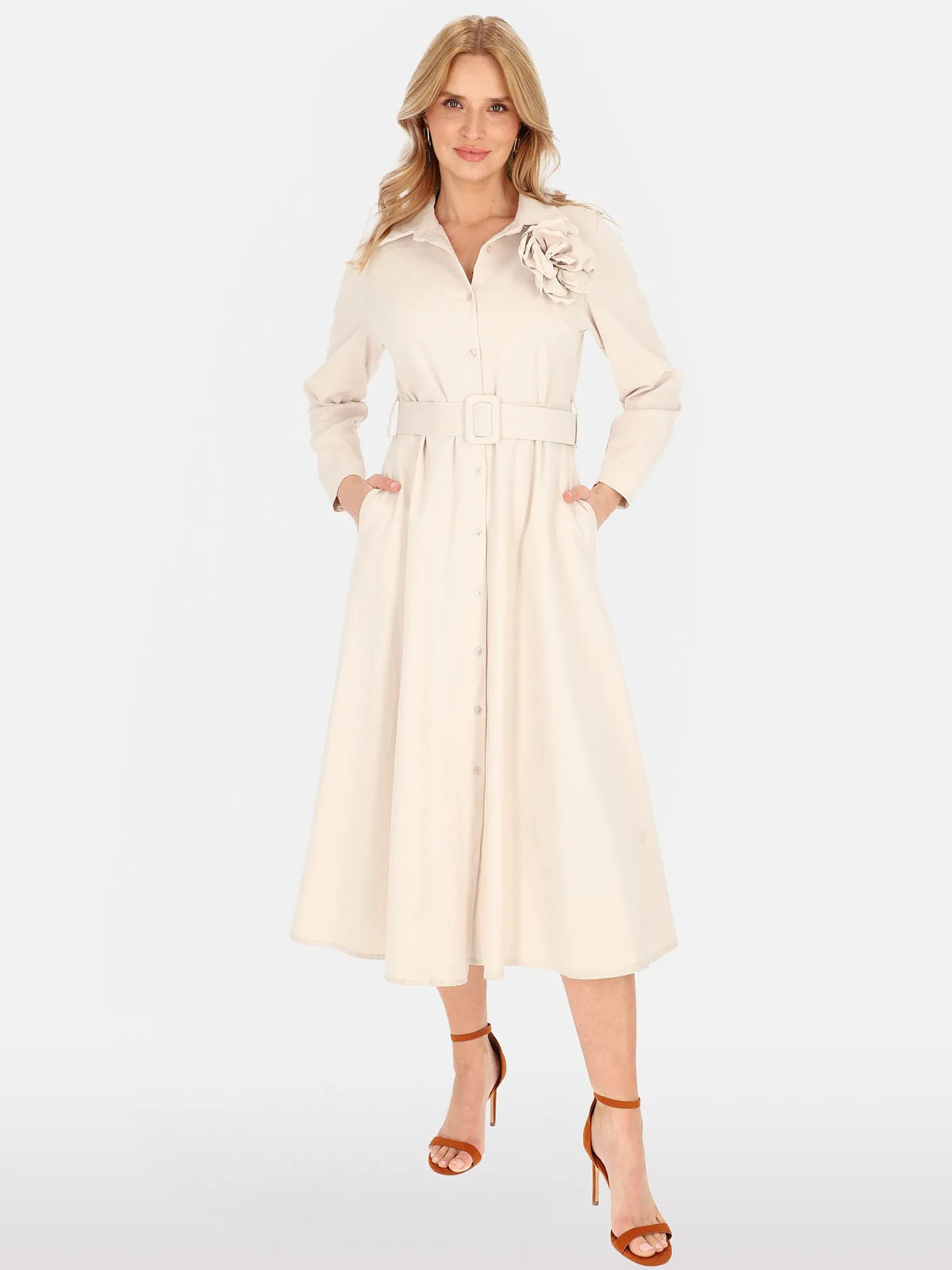 Robe Élégante Beige Clair Ornée d'une Broche 52%Coton