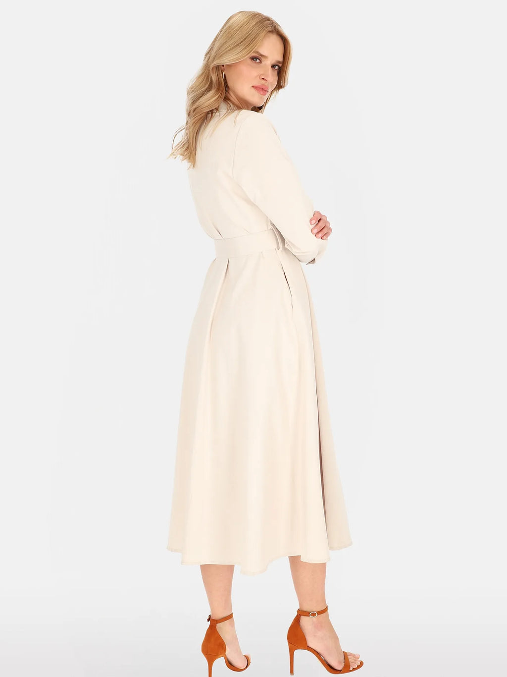 Robe Élégante Beige Clair Ornée d'une Broche 52%Coton