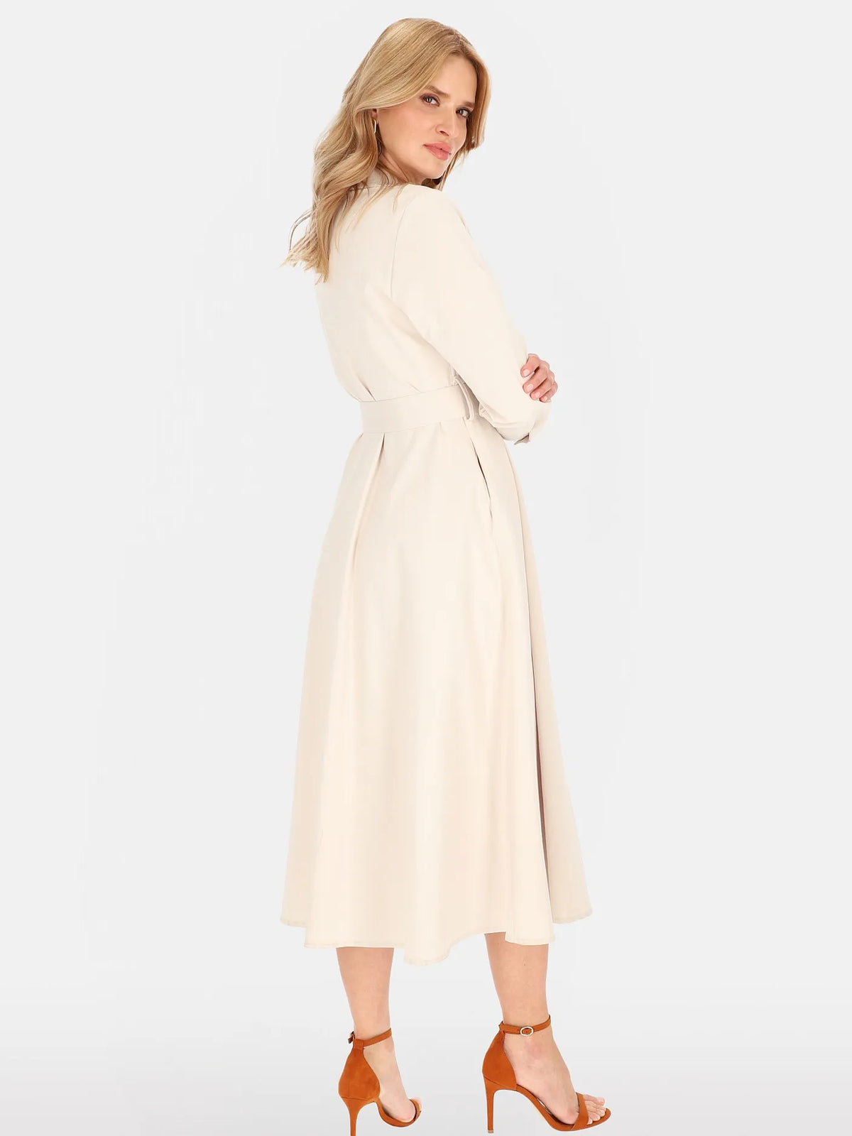 Robe Élégante Beige Clair Ornée d'une Broche 52%Coton